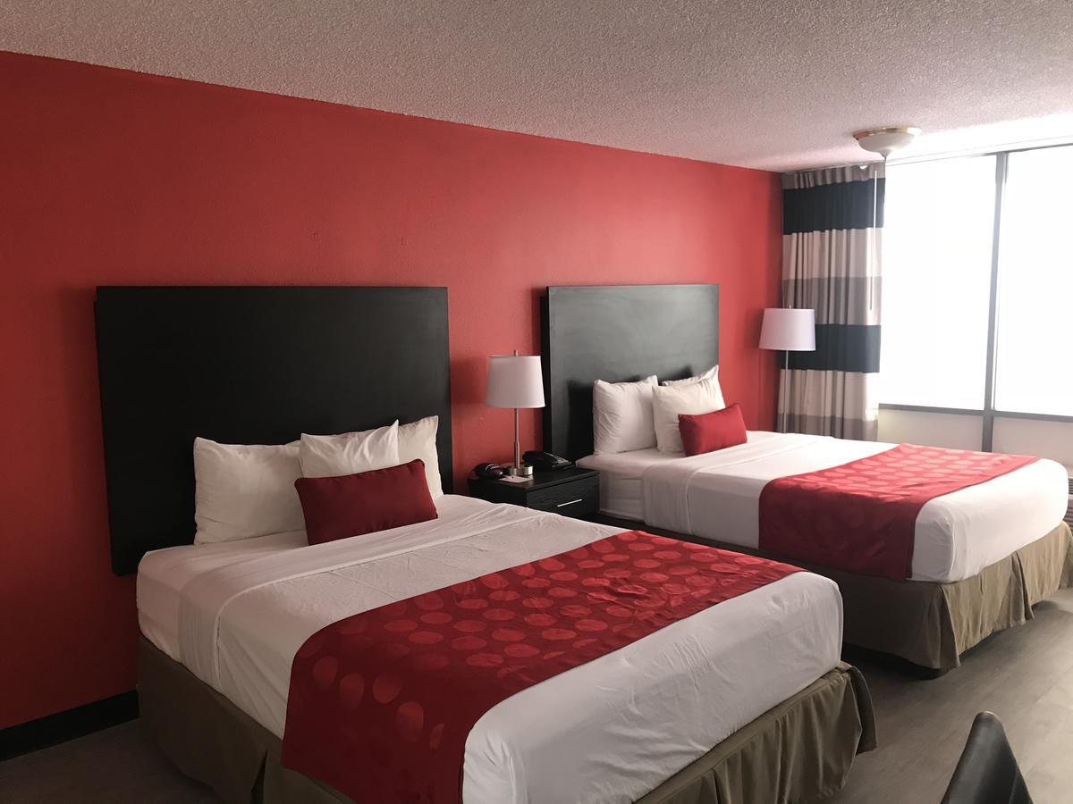 Готель Ramada By Wyndham Mesa Downtown Екстер'єр фото