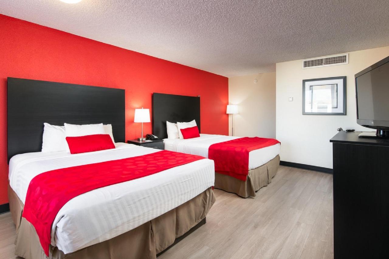 Готель Ramada By Wyndham Mesa Downtown Екстер'єр фото