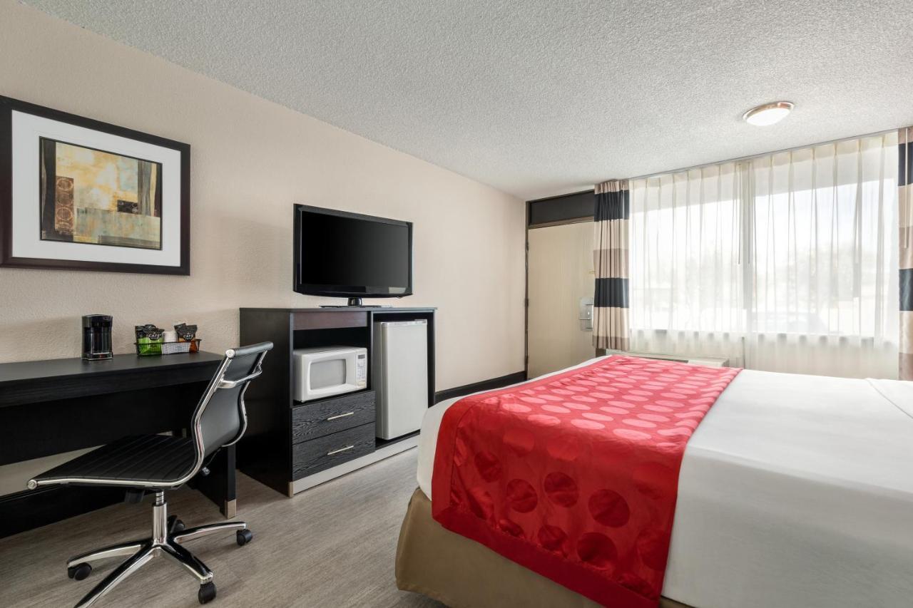 Готель Ramada By Wyndham Mesa Downtown Екстер'єр фото